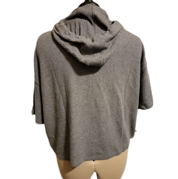 🔖👉🎉NWT🎉👉Johnny Was Calme Hooded Cozy Tee Gray Boxy Cropped T Shirt - Picture 3 of 9